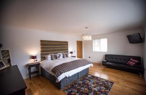 Wick House | Langley Cottage Retreat Sleeps 2 Long Stay 20-min to Banniskirk Hub