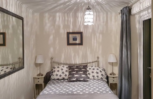 Arrochar Cottage | Langview is an Idyllic 2 Bed cottage in Succoth near Arrochar with outside balcony area