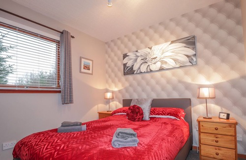 Heights of Achterneed Cabin | LARCHFIELD CHALET 1, pet friendly, with a garden in Strathpeffer