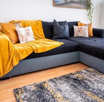 Plaistow Apartment | Large 1BR with Sofa Bed near O2, ExCeL and Canning Town, Fast WiFi
