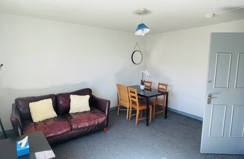 Gorgie Apartment | Large 3 bed Property