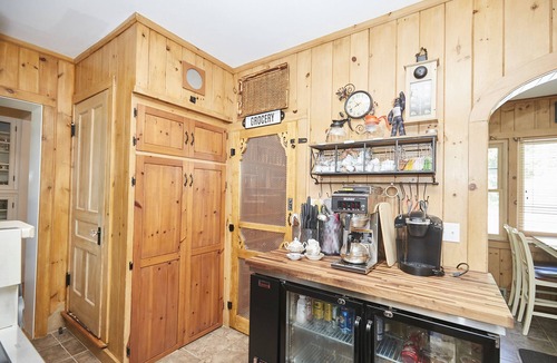 Fort Erie House | Large Beachfront Family Home with Heated Pool
