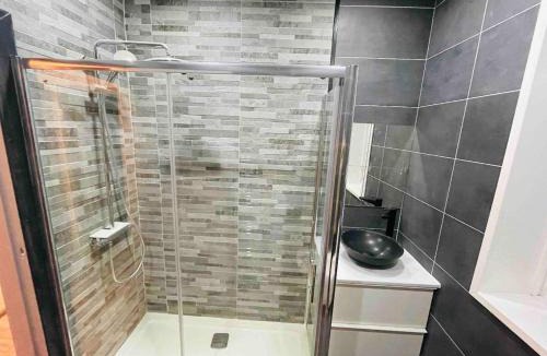 Anniesland House | Large double room in a house at Glasgow Westend