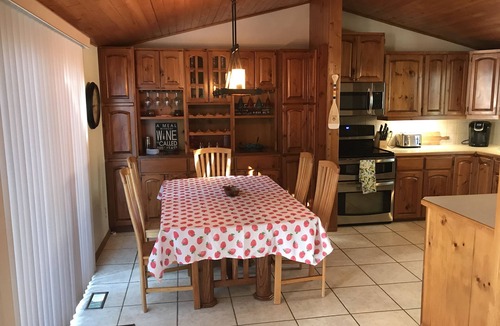 Grand Bend Cottage | Large family cottage in Grand Bend - Available August 30 - September 3