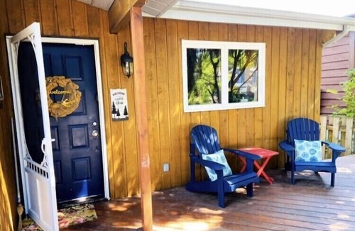 Grand Bend Cottage | Large family cottage in Grand Bend - Available August 30 - September 3