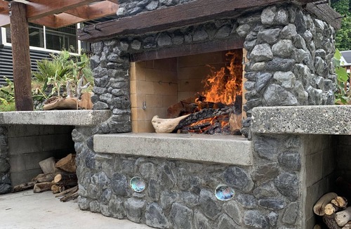 Kaikoura District House | Large holiday home set across from the beach