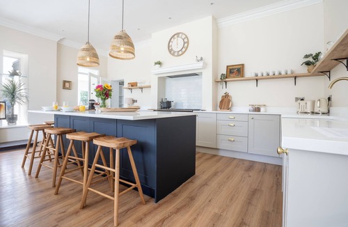 Llanfairpwllgwyngyll Cottage | Large Manor House | Families | Groups & Retreats