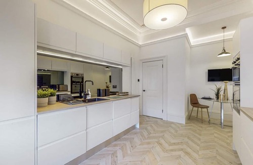 Glasgow Westend Apartment | Large stylish apartment, amazing location in Glasgow.