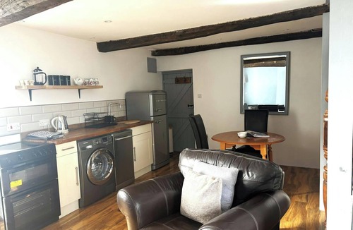 Haverfordwest Cottage | Lavington, Johnston - One Bedroom Cottage, Sleeps 2