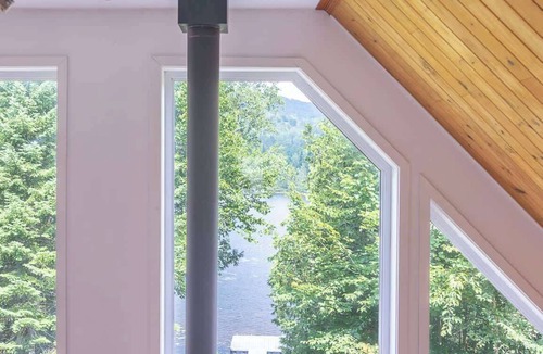 Entrelacs Ski Chalet | Le Mandala | Lakefront, spa & game room