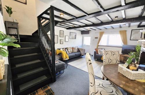 Stainburn House | Leaf Tree Cottage, Cosy Lakeland Retreat for Mountain, Coastal and Lakeside Breaks