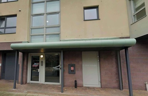 Newhaven Apartment | Leafy Leith 2BDR Retreat with a Private Balcony