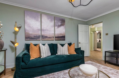 Callander Apartment | Ledi Lookout Callander: Dog Friendly & Local Walks