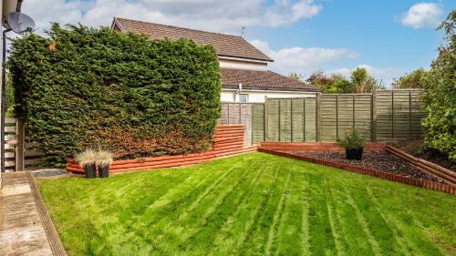 Ayr House | Leeward House - Donnini Apartments