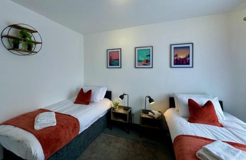 Cleethorpes House | Lenhurst House - Great for Contractors or Family Holidays