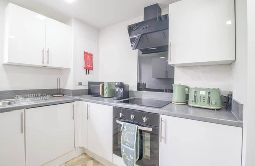 Coatbridge Apartment | Leven Loft - 2 Bed Flat in Coatbridge