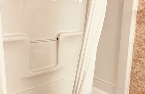 Windsor Hotel | Lexington Inn & Suites Windsor