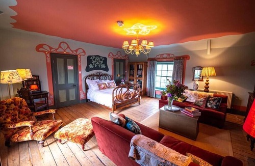 Scunthorpe House | Library Suite: Sleeps 4
