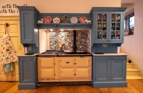 Scunthorpe House | Library Suite: Sleeps 4