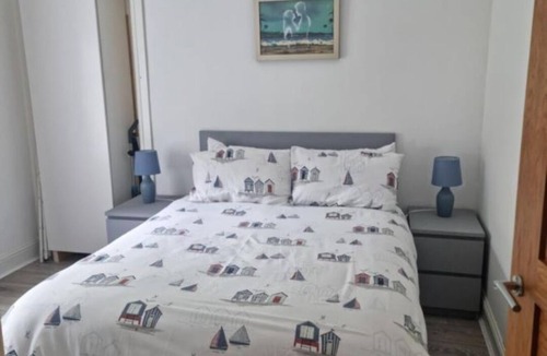 Largs Apartment | Lido Bay nGround Floor Apartment nClose to Beach Front