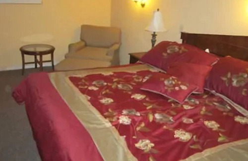 London Hotel | Lighthouse Inn Motel