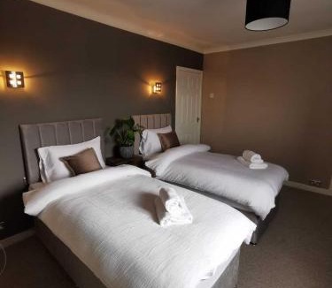 Clydebank House | Limekilns House