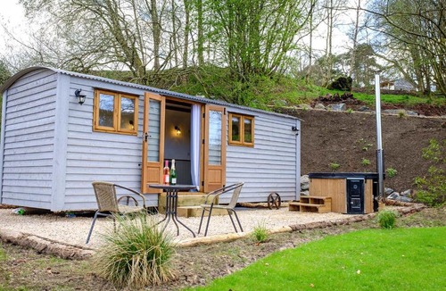 Mauchline Apartment | Lintmill Lodges - Bluebell Shepherds Hut