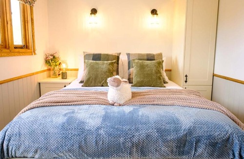 Mauchline Apartment | Lintmill Lodges - Bluebell Shepherds Hut