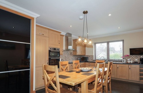 Marybank House | Little Chestnut Retreat in Muir
