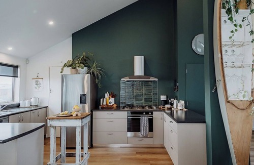 Hokitika House | Little Sailor's Catch - Boutique Beachfront for 4