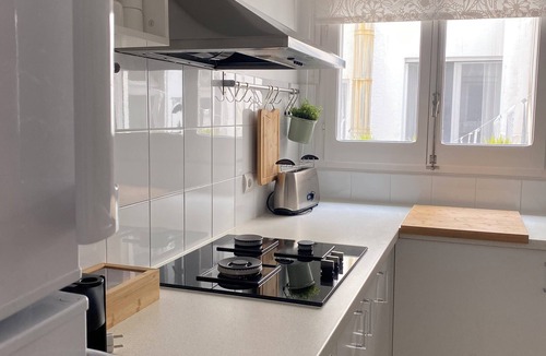 Llanca Apartment | LLANÇÀ-COSTA BRAVA-CENTRAL APARTMENT NEAR THE BEACH AND ALL OF AMENITIES.