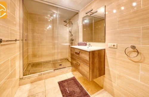 Condado del Jaruco Villa | Lloret de Mar Villa Sleeps 9 Pool WiFi