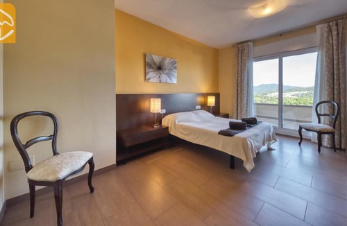Condado del Jaruco Villa | Lloret de Mar Villa Sleeps 8 Pool WiFi