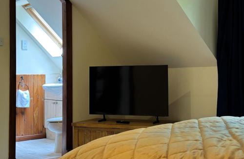 Arrochar Villa | Loch View, Hot Tub, Near Loch Lomond, Pet-friendly