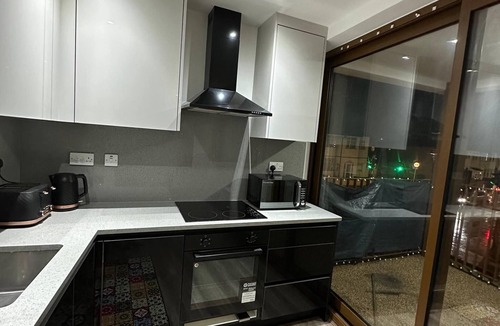 Loxford Apartment | London 1 bed Luxe flat Ilford Beautiful