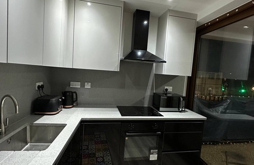 Loxford Apartment | London 1 bed Luxe flat Ilford Beautiful