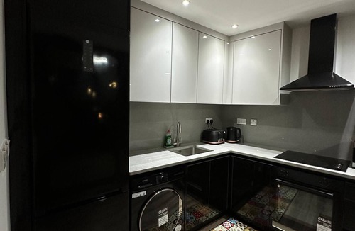 Loxford Apartment | London 1 bed Luxe flat Ilford Beautiful