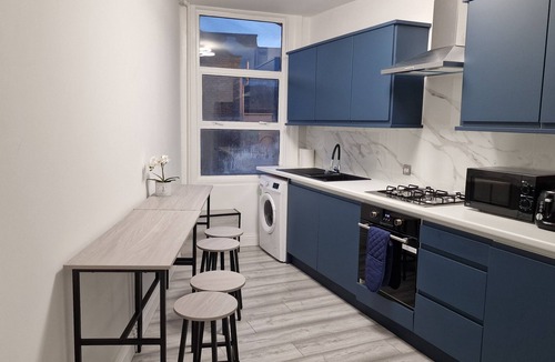 Cann Hall Apartment | London Stratford 4 bed modern Apartment near train station and Olympic stadium