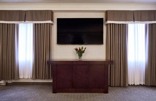 Byward Market - Parliament Hill Hotel | Lord Elgin Hotel