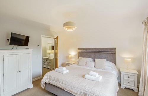 Newton Stewart Ski Chalet | Lord Galloway 32 with Hot Tub