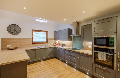 Newton Stewart Ski Chalet | Lord Galloway 36 with Hot Tub