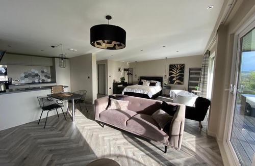 Newmilns Apartment | Loudoun Mains Luxury Lodges