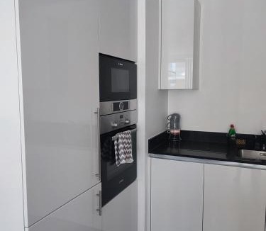 Woolwich Apartment | Lovely 1Bed flat 10mins to Canary Wharf & parking