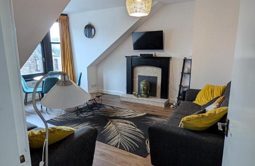 Greenock Apartment | Lovely 2 Bedroom Apartment in Central Location
