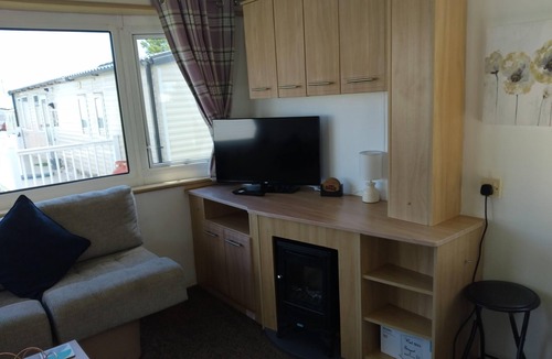 Winestead House | Lovely 6 berth caravan at Sand Le Mere, Yorkshire ref 71022E