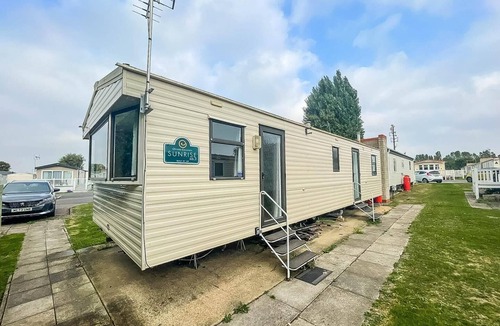 Walton on the Naze House | Lovely 8 berth caravan at Naze Marine Holiday Park ref 17012P