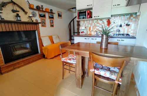 Peglio Apartment | Lovely apartment for 6 guests with WIFI, TV, patio and pets allowed