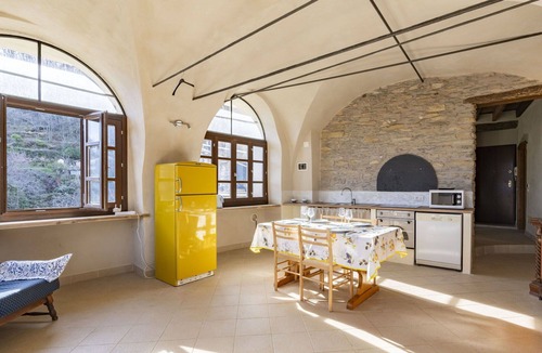 Prela Apartment | Lovely apartment for 6 people with WIFI, pool, TV, patio, pets allowed and panoramic view