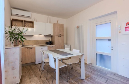 Arco Apartment | Lovely apartment for 4 guests with WIFI, A/C, TV, terrace and pets allowed