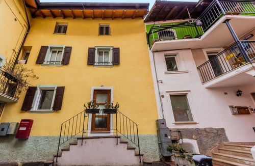 Arco Apartment | Lovely apartment for 4 guests with WIFI, A/C, TV, terrace and pets allowed